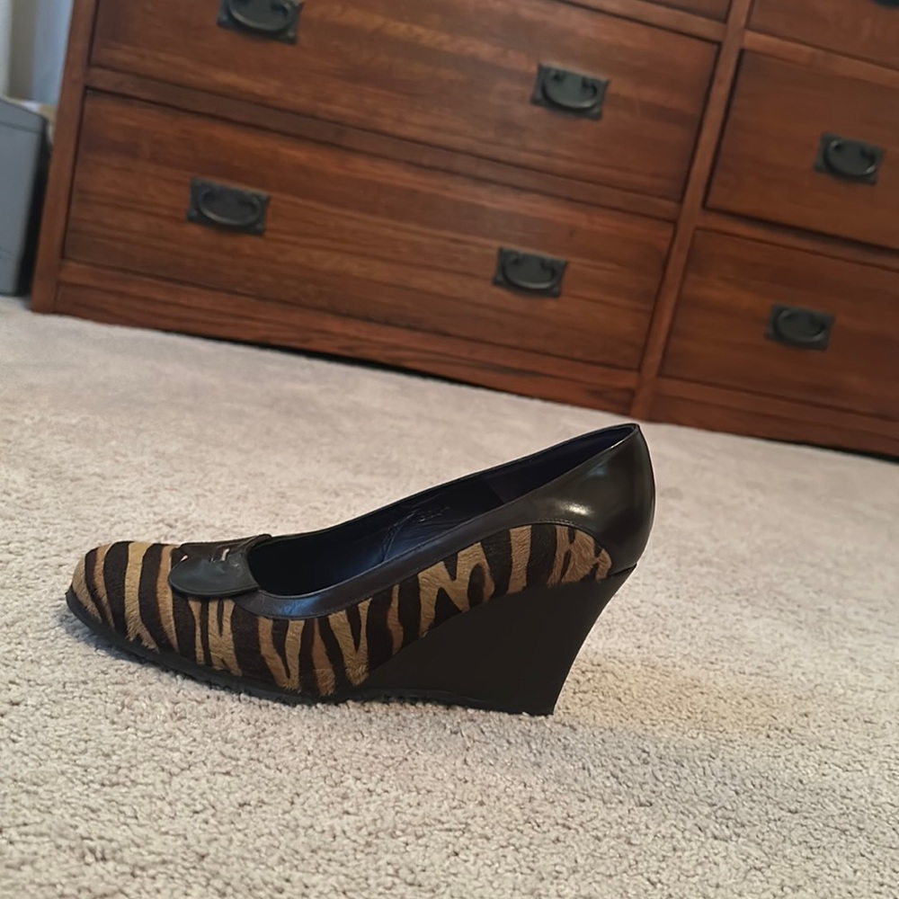 Donald J Pliner Tiger stripe